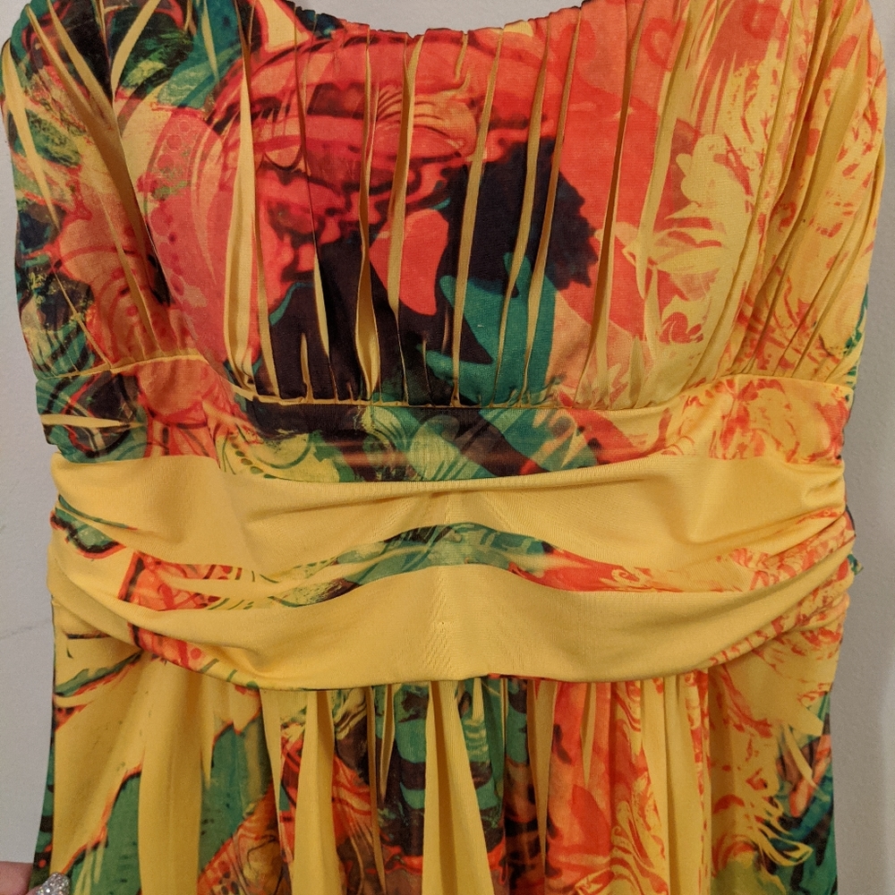 Spring/Summer dress - Picture 3 of 7